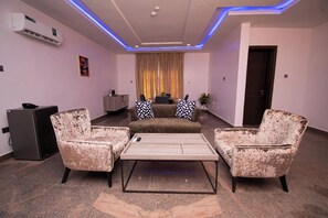 Signatur-værelse - balkon | Skrivebord, arbejdsområde til bærbare computere, gratis Wi-Fi