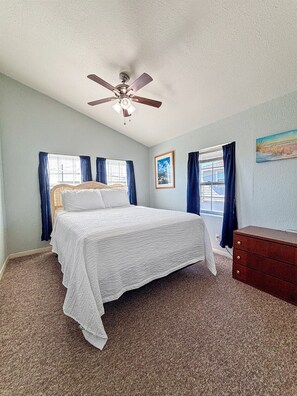 3 bedrooms, iron/ironing board, Internet, bed sheets