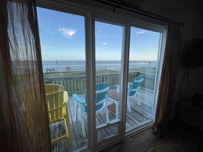 Interior - Kitty by the Sea! Waterfront + Great Fishing! Charming 2br/2ba pet friendly home (Rockport)