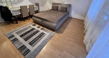 Quelle Apartment in Downtown With Private Garden
