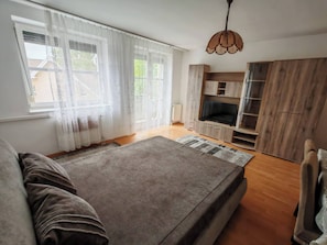 Apartment, 1 Bedroom, Smoking, Balcony | Living area