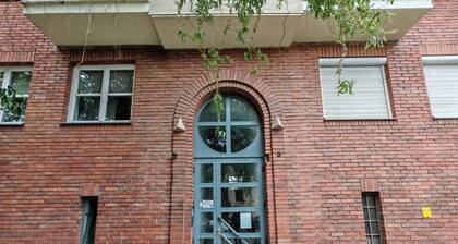 Quelle Apartment in Downtown With Private Garden