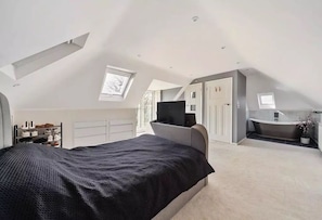 4 bedrooms, iron/ironing board, travel cot, WiFi