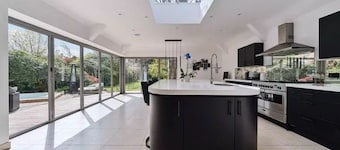 Country Manor in Horsham: Heated Pool and Swim Spa, Games Room, Cinema