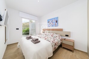 2 chambres, fer et planche à repasser, Wi-Fi gratuit, draps fournis