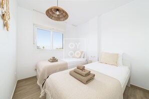 3 chambres, fer et planche à repasser, Wi-Fi gratuit, draps fournis