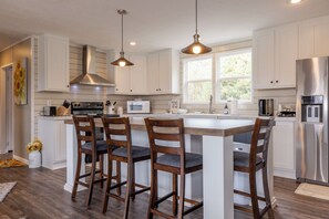 Microwave, oven, stovetop, dishwasher - Farmhouse inspired 3-bedroom open concept house with panoramic views! (Purlear)