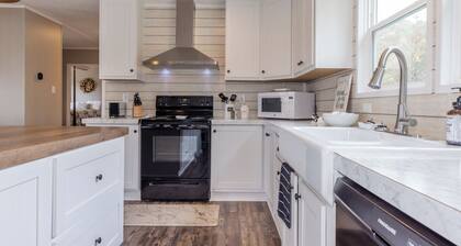 Farmhouse inspired 3-bedroom open concept house with panoramic views!