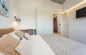 3 bedrooms, iron/ironing board, travel cot, free WiFi - Beautiful home in Porec (Porec)