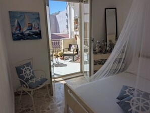 1 chambre, fer et planche à repasser, Wi-Fi gratuit, draps fournis