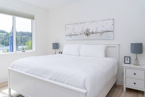 3 bedrooms, desk, free WiFi, bed sheets