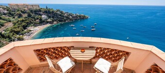 Dreaming 2-beds Apartment With Panoramic Sea View