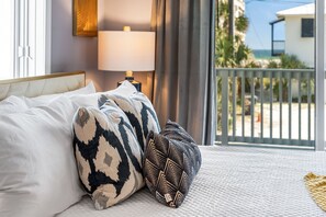 4 bedrooms, desk, iron/ironing board, free WiFi