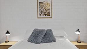 3 bedrooms, bed sheets