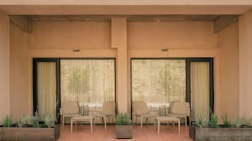 Double Room | In-room safe, desk, laptop workspace, free WiFi