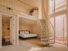 In-room safe, desk, laptop workspace, free WiFi