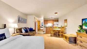 Desk, iron/ironing board, free WiFi, bed sheets