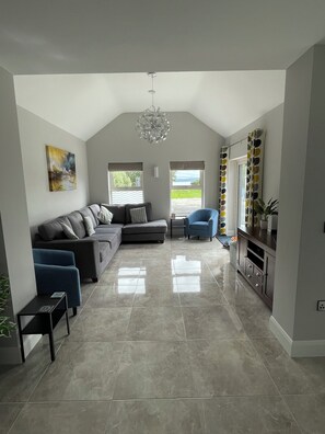 Smart TV, reproductor de DVD, estéreo