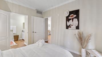 1 slaapkamer, een strijkplank/strijkijzer, gratis wifi