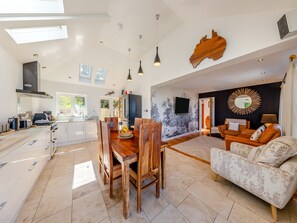 Interior - 4 bedroom accommodation in Prestatyn (Prestatyn)