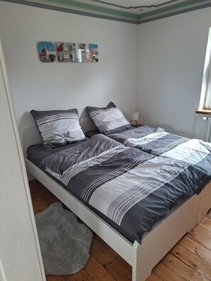 1 chambre, coffres-forts dans les chambres, fer et planche à repasser