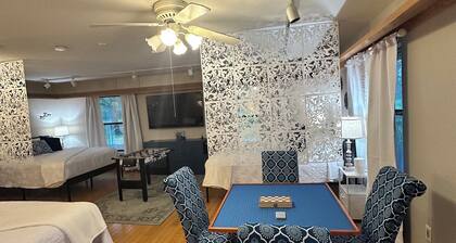 Comfortable Farmhouse Retreat Near Lake Santa Fe: Sleeps 16!