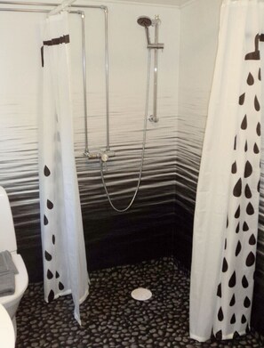 Shower, towels