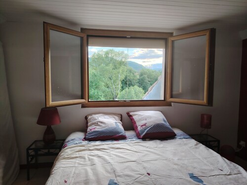 Fully-equipped private room in volcano country