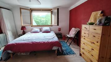 1 bedroom, WiFi, bed sheets