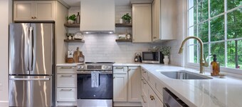 Welcome to the secluded waterfront oasis