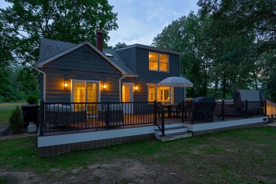 Welcome to the secluded waterfront oasis