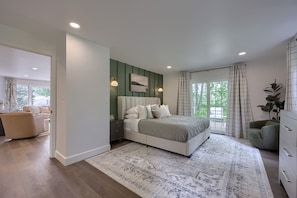 4 bedrooms, desk, travel crib, free WiFi