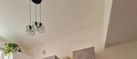 KĂŒhlschrank, Mikrowelle, Ofen, Herdplatte