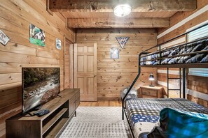 3 Schlafzimmer, Bügeleisen/Bügelbrett, Reisekinderbett, kostenloses WLAN
