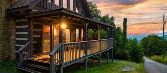 Free Dollywood Tix/Amazing Views/Hot Tub/PoolTable