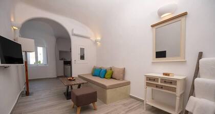 Vivid Caves 1 Bedroom Cavehouse