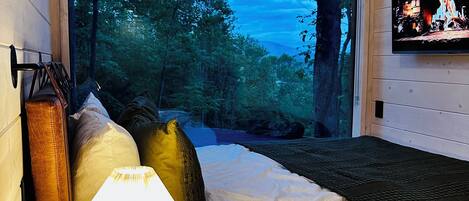 1 bedroom, desk, free WiFi, bed sheets