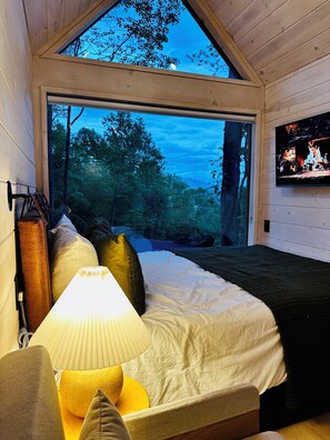 1 bedroom, desk, free WiFi, bed sheets