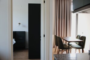 Studio Suite | Desk, laptop workspace, free WiFi - VGL Apartments (Tbilisi)