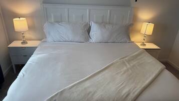 3 makuuhuonetta, silitysrauta/-lauta, Wi-Fi, vuodevaatteet