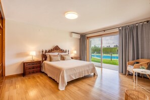 6 soverom, strykejern/-brett, internettilgang og sengetøy