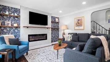 Smart TV, fireplace, video games, offices