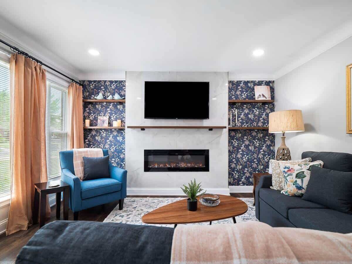 智能电视、壁炉、电子游戏、办公室