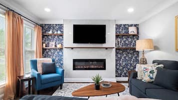 Smart-TV, peis, videospill og kontorer