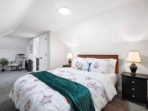 3 soverom, strykejern/-brett, reiseseng for barn og wi-fi (inkludert)