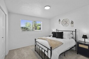 WiFi (free), bed sheets