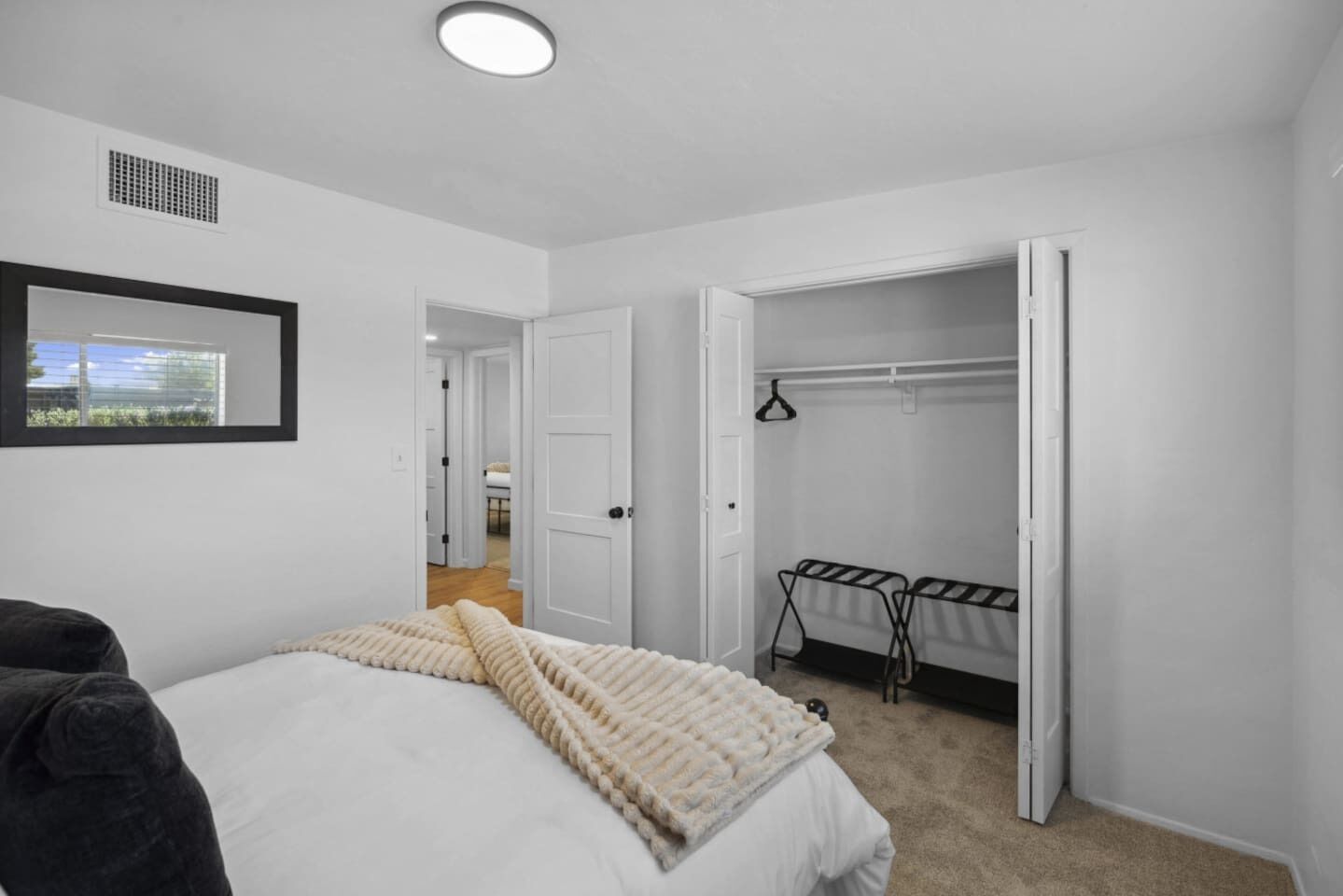 WiFi (free), bed sheets
