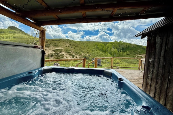 Tina de hidromasaje al aire libre