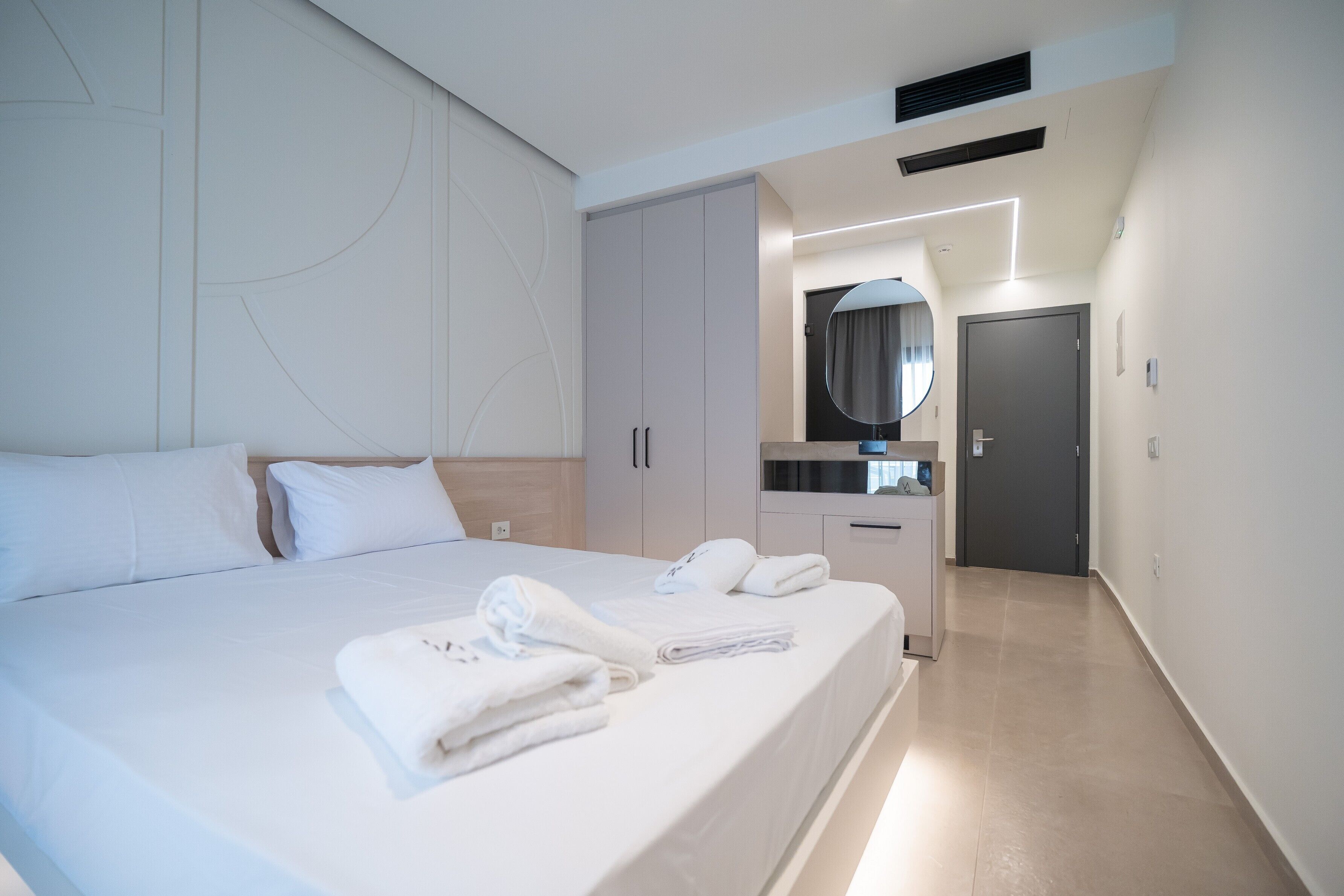 1 ห้องนอน, ผ้าปูที่นอน Frette จากอิตาลี, เครื่องนอนระดับพรีเมียม