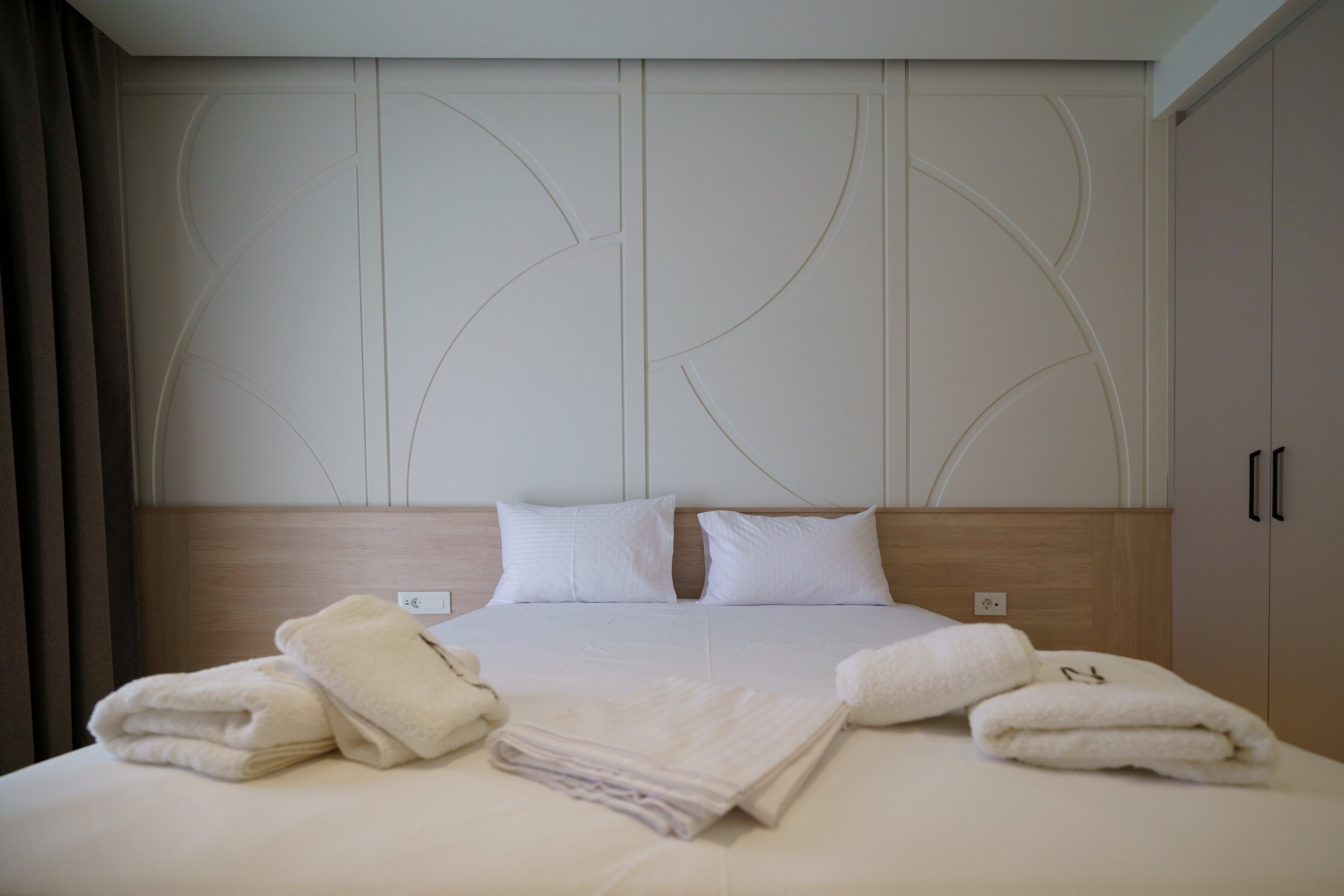 Deluxe loft room (mountain or pool view) | 1 bedroom, Frette Italian sheets, premium bedding, minibar